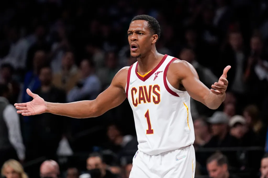 前 NBA 球星 RAJON RONDO 因持槍及藏毒被捕