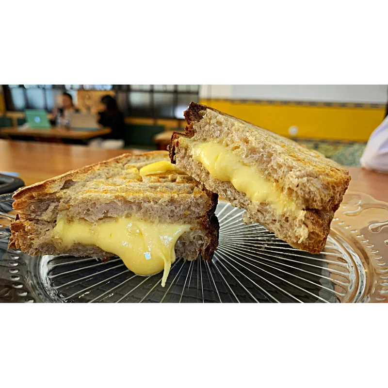 Tosta de Queijo Gouda / Gouda Cheese Toast - 4,00€