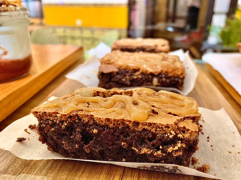 Brownie com Caramelo Salgado / Brownie with salted caramel on top - 2,50€