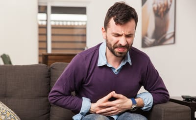 בעקבות תביעה: ביטוח לאומי הכיר בבקע טבורי כפגיעה בעבודה