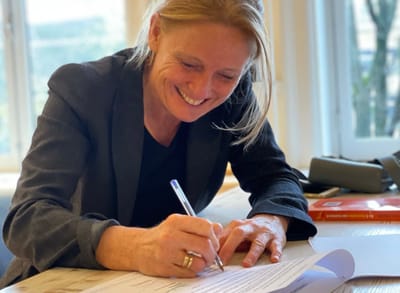 Contract met Uitgeverij Business Contact getekend!
