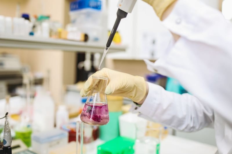 Hablemos sobre Conservantes: ¿Son Realmente Necesarios en los Cosméticos?