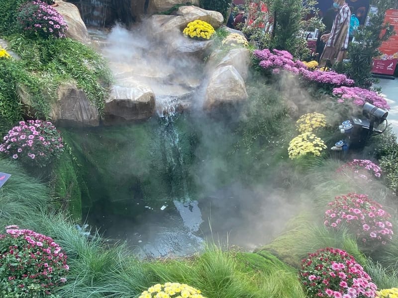 Gardens by the Bay-Flower Dome