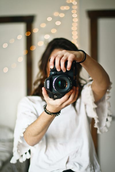 Wedding Planning - Quick Tips for Choosing a Venue and Photographer By Sarah Cronin