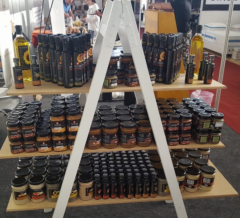 Yachanas: prodotti di semi oleosi spremuti a freddo di Orestiada