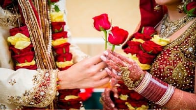 शादी दो आत्मां का बंधन नहीं बल्कि दो परिवार का मिलन होता है।
