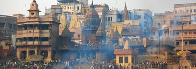 श्मशान घाट पर जलती चिताओं के पास रातभर नाचती हैं नगर वधुएं, जानें क्यों? : जावेद अख्तर