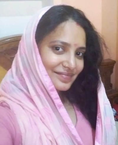 हाय बैरी ! ये जमाना जुल्म, उस पर ढहा रहा था । बन गई थी अब वो विधवा, फिर भी उसे सजा रहा था ।। -कृष्णा शिवहरे
