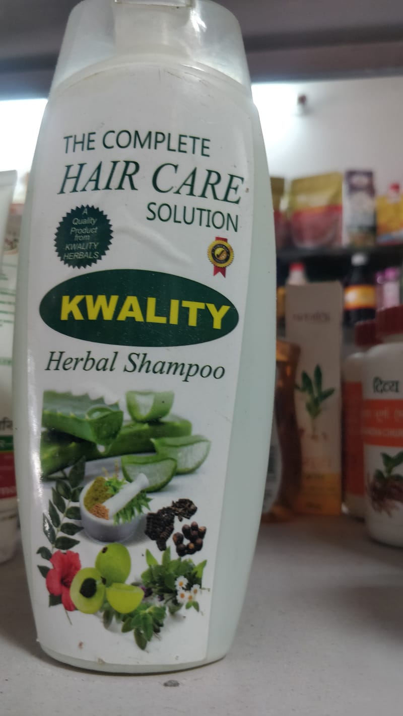 Herbal shampoo