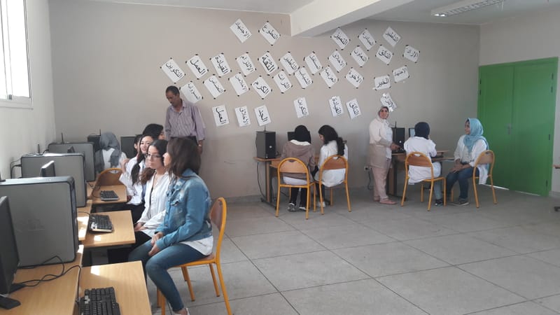 جمعية الأباء تجهز قاعة المعلوميات