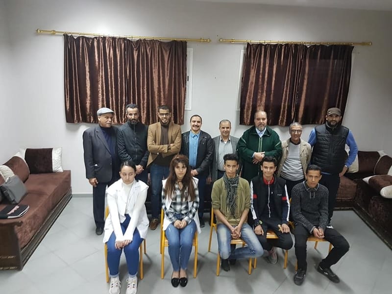 تأسيس نادي اللغتين الفرنسية والانجليزية