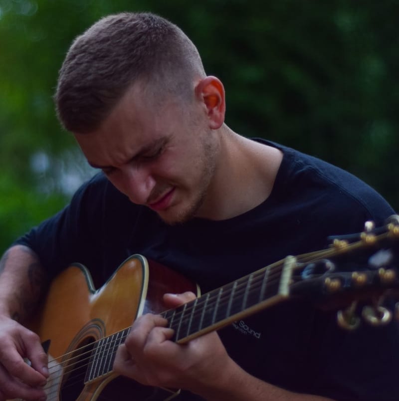 Live Music: Ryan Sage, acoustic