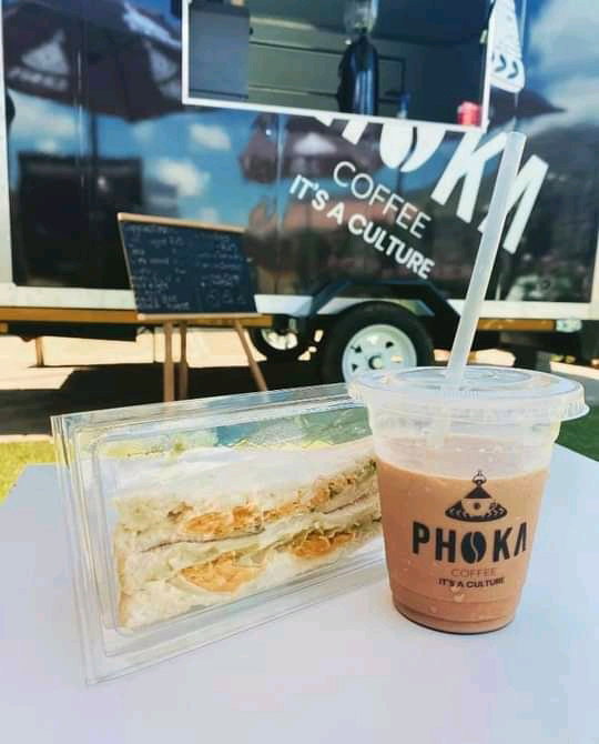 Mild coffee with sandwich