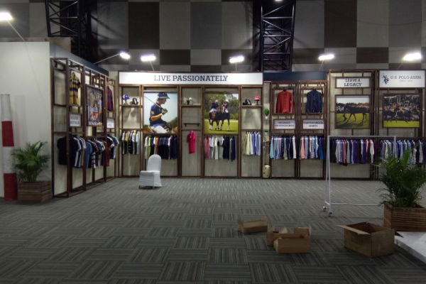 ACP Name Board And Acrylic Lettering For Retail Stores