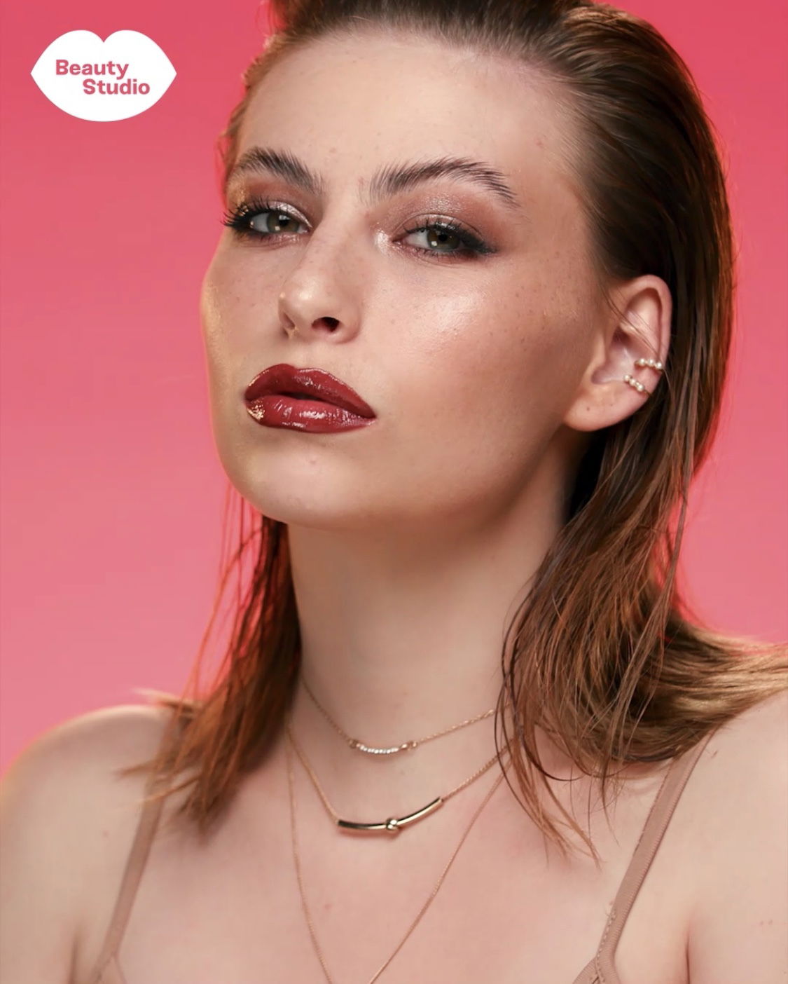 Reveal Glossy Look for "Beauty Studio"