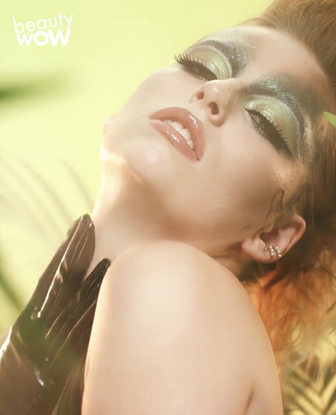 Reveal Snake Glam Look for "Beauty WOW"