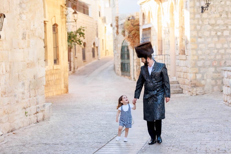 חלאקה, בת מצווה ומשפחה