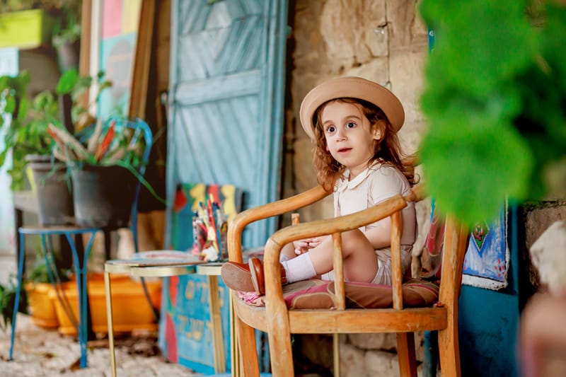 חלאקה, בת מצווה ומשפחה