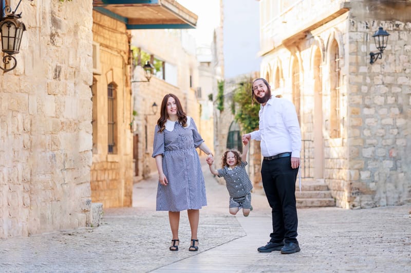 חלאקה, בת מצווה ומשפחה