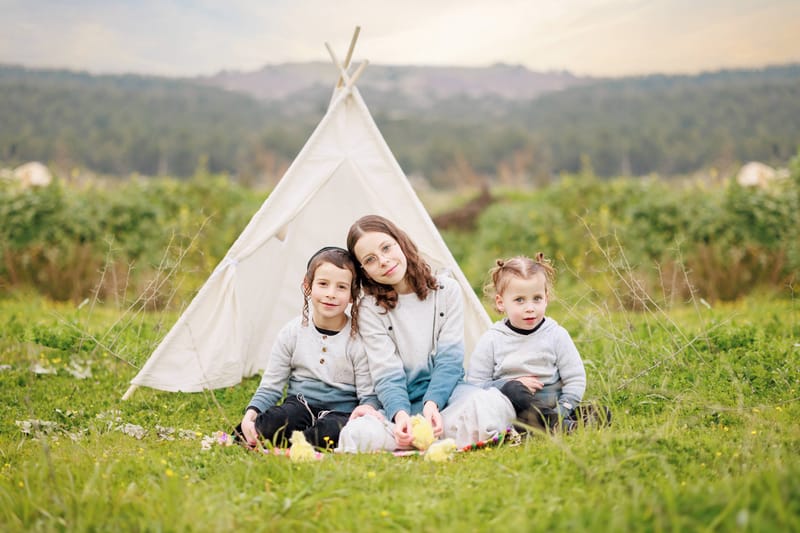 חלאקה, בת מצווה ומשפחה