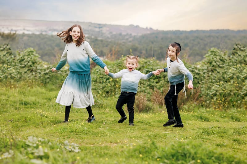 חלאקה, בת מצווה ומשפחה
