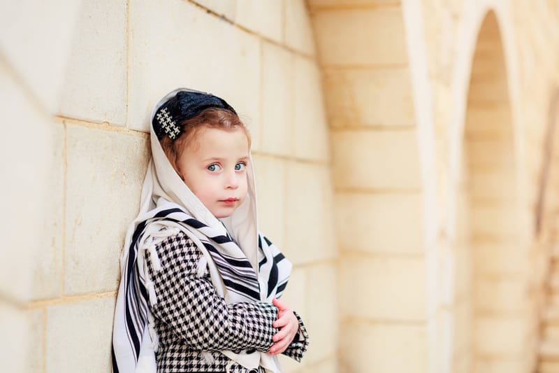 חלאקה, בת מצווה ומשפחה