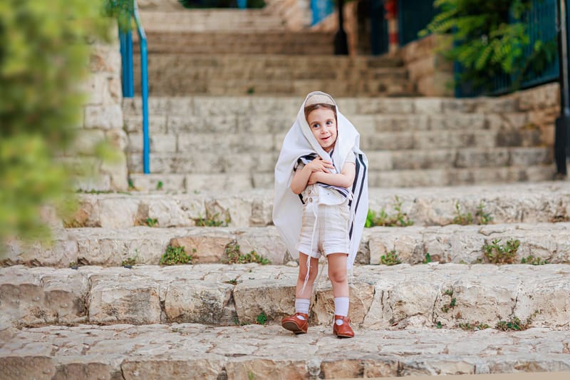 חלאקה, בת מצווה ומשפחה