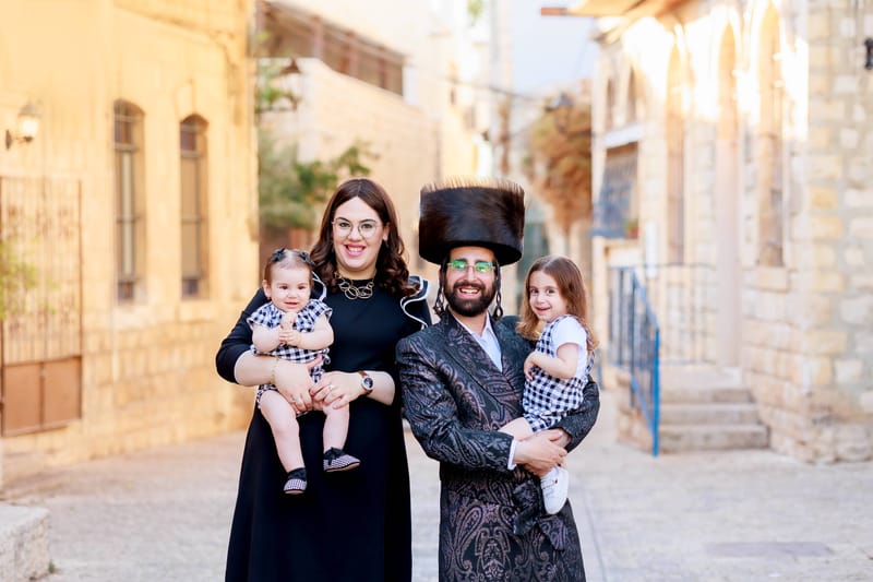 חלאקה, בת מצווה ומשפחה