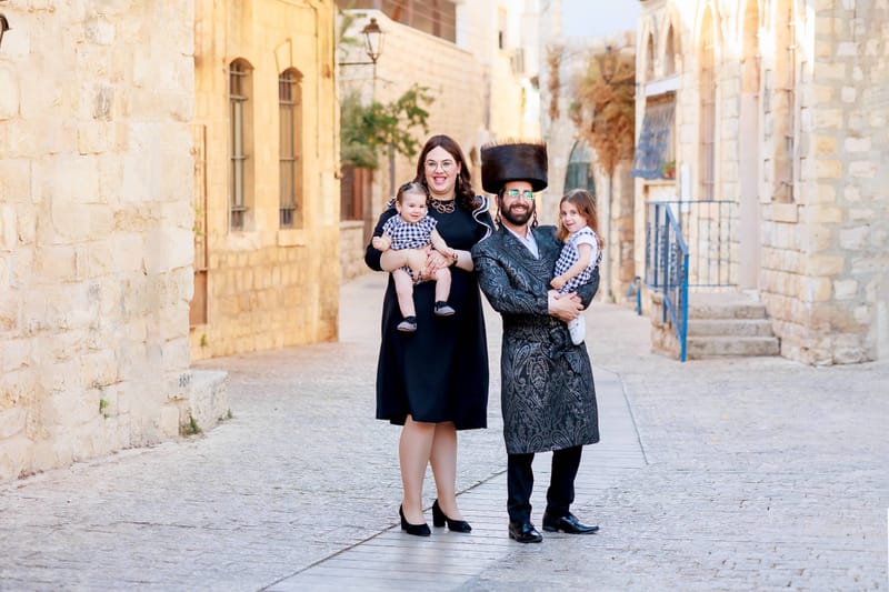 חלאקה, בת מצווה ומשפחה