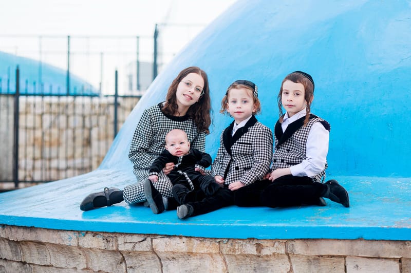 חלאקה, בת מצווה ומשפחה