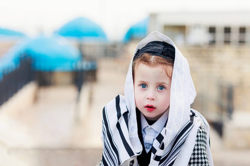 חלאקה, בת מצווה ומשפחה