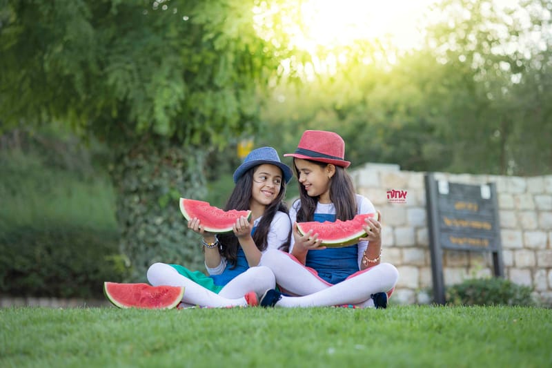 חלאקה, בת מצווה ומשפחה