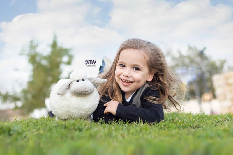 חלאקה, בת מצווה ומשפחה