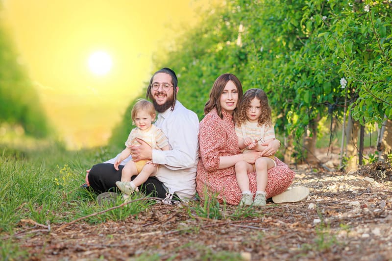 חלאקה, בת מצווה ומשפחה