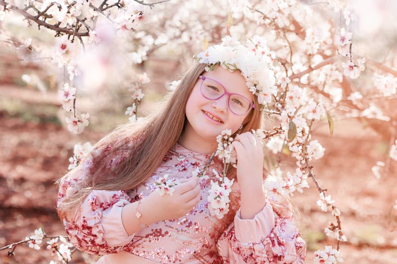 חלאקה, בת מצווה ומשפחה