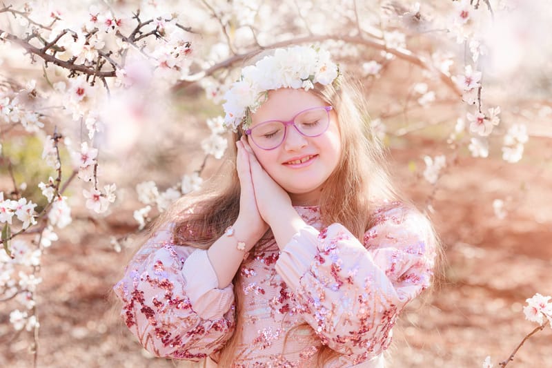 חלאקה, בת מצווה ומשפחה