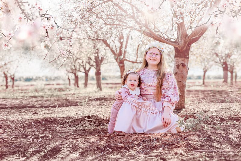 חלאקה, בת מצווה ומשפחה