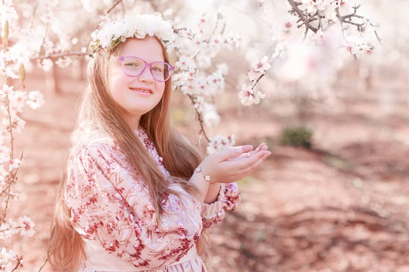 חלאקה, בת מצווה ומשפחה
