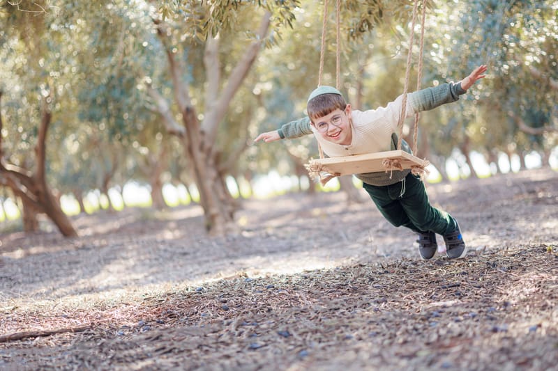 חלאקה, בת מצווה ומשפחה
