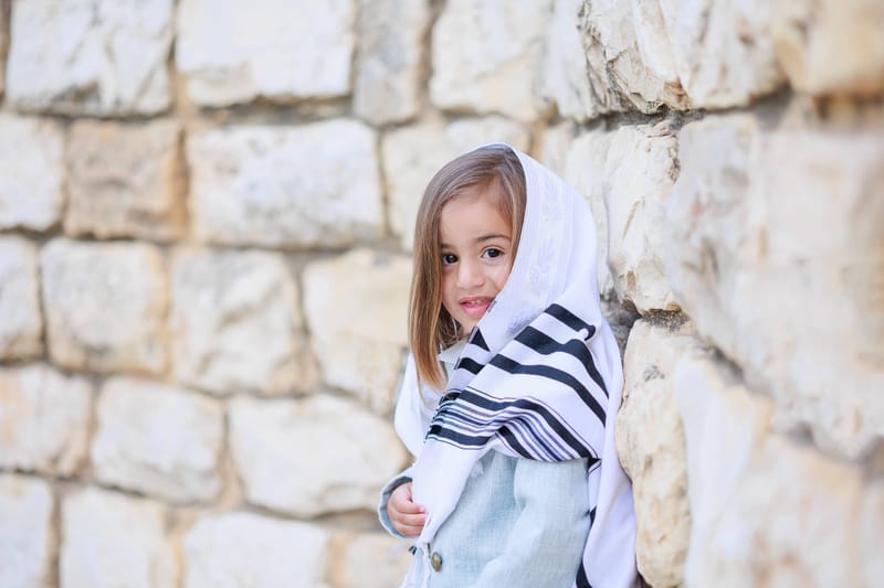 חלאקה, בת מצווה ומשפחה