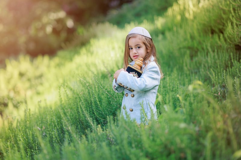 חלאקה, בת מצווה ומשפחה