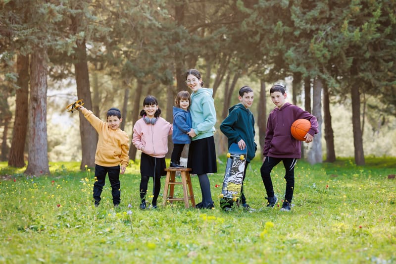 חלאקה, בת מצווה ומשפחה