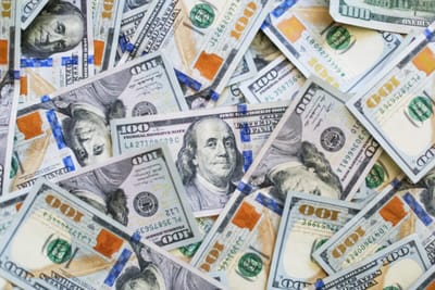 Achat de devises étrangères auprès des miniers