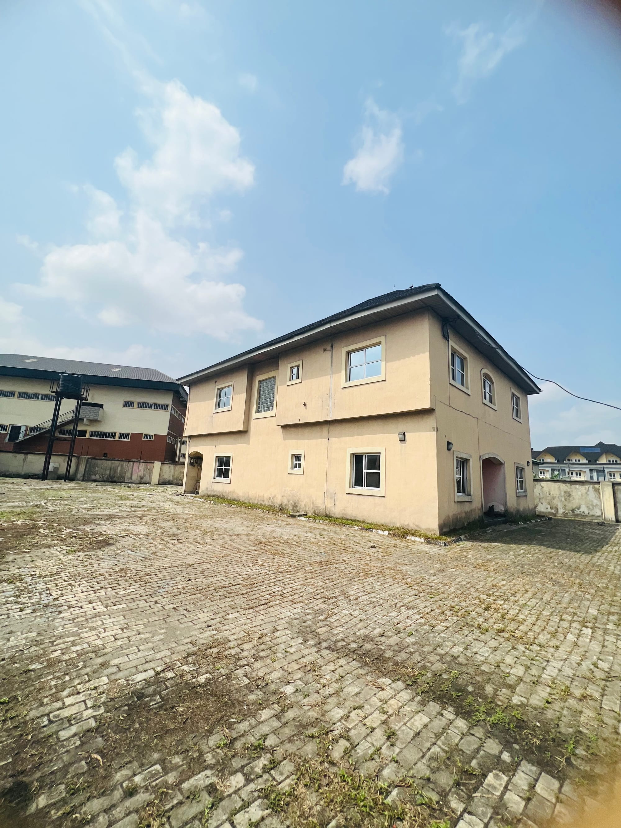 5-BEDROOM DUPLEX AVAILABLE FOR LEASE  IN GRA PORT HARCOURT, NIGERIA.