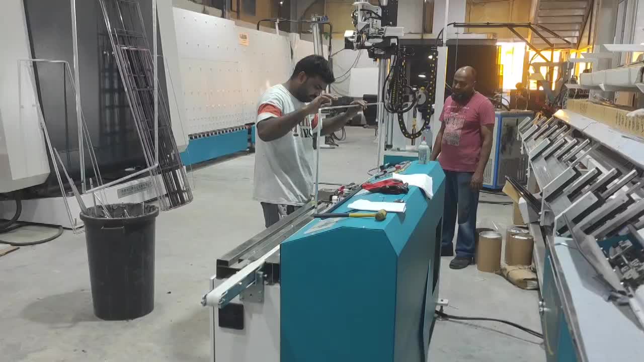 High-speed insulating glass buytl extruder coating machine 3