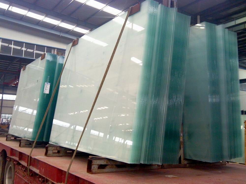 The cutting and edge bending quality control of ultra-thick and ultra-long float glass.