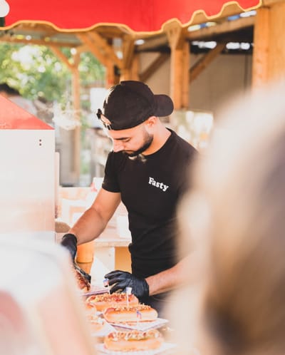 À la Conquête des Papilles : Les Food Trucks Événementiels Débarquent à Lyon