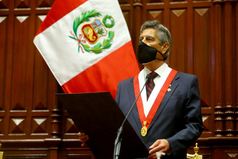 Presidente Francisco Sagasti brinda su primer mensaje a la nación