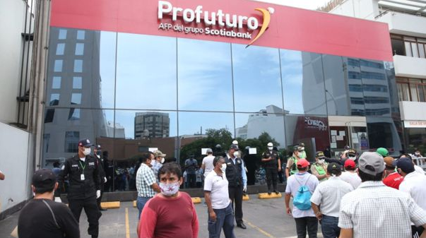 Promulgan Ley que faculta el retiro de hasta s/ 17,200 de los fondos de AFP