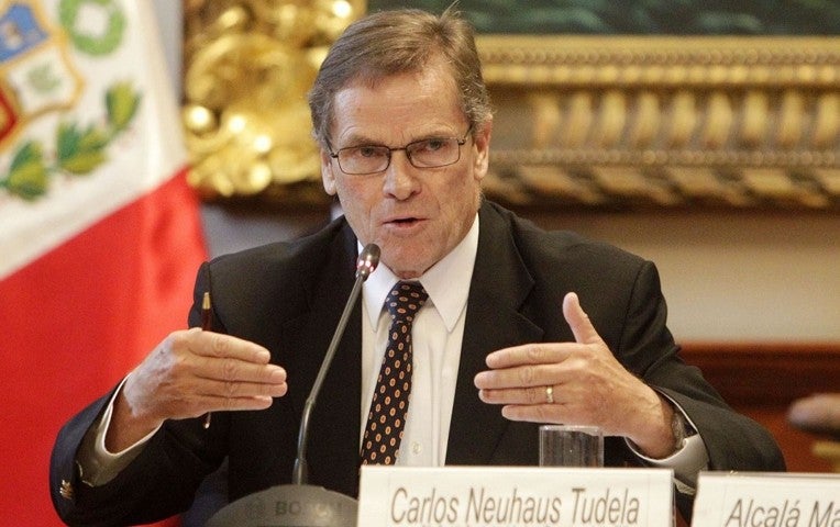 Carlos Neuhaus liderará grupo de trabajo para garantizar la vacuna contra el Covid-19